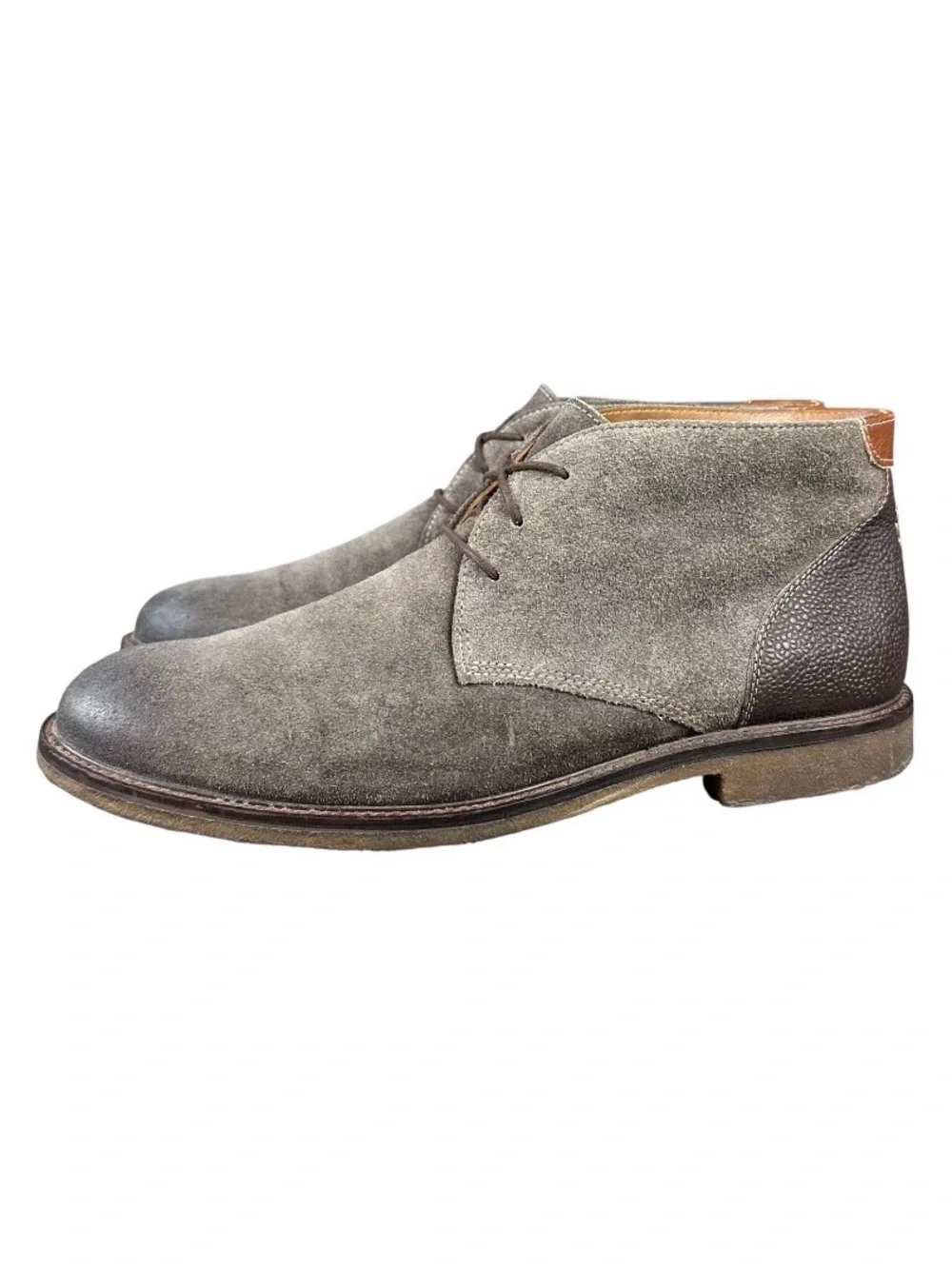 Johnston & Murphy Gray Suede Chukka Boots with Textured Heel